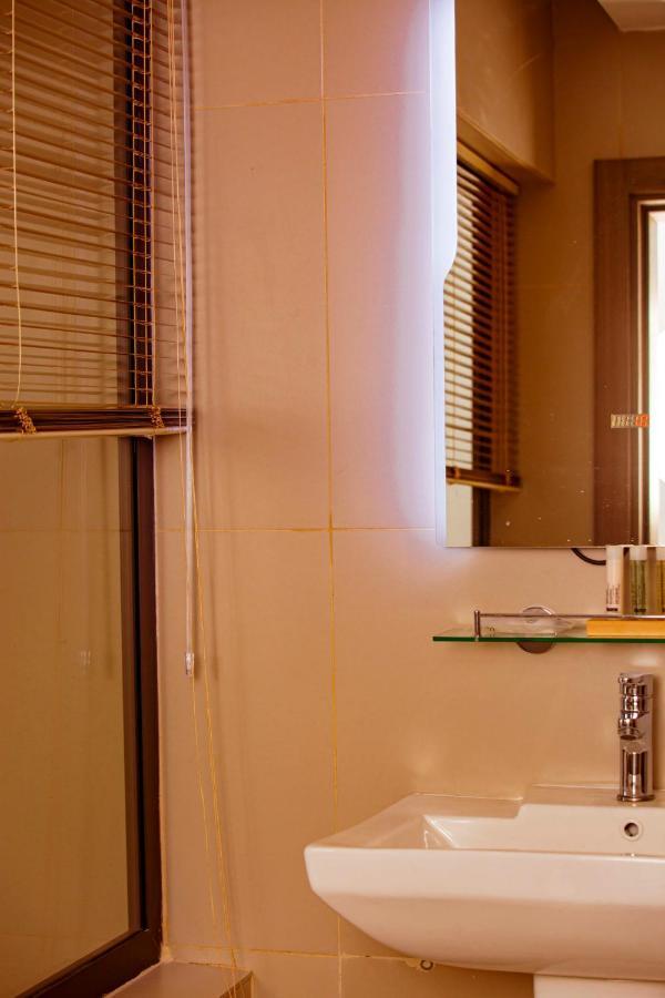 Hotel Les Vallons Abidżan Zewnętrze zdjęcie